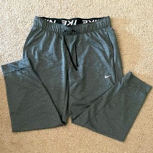 Nike women’s dri fit joggers. Washed once. Never wore. Size M.